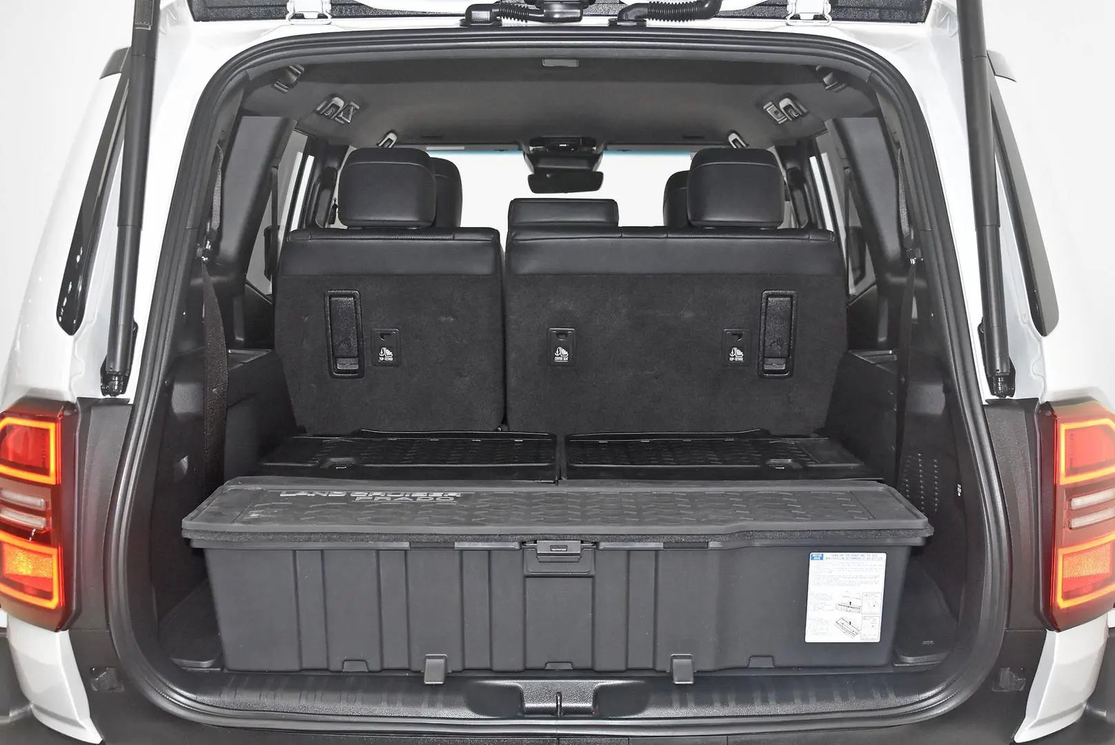 2024 Toyota Landcruiser Prado Gallery Image 21