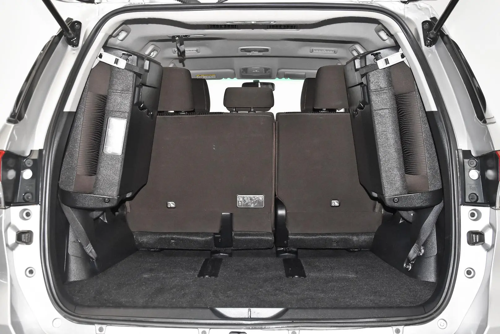 2016 Toyota Fortuner Gallery Image 19