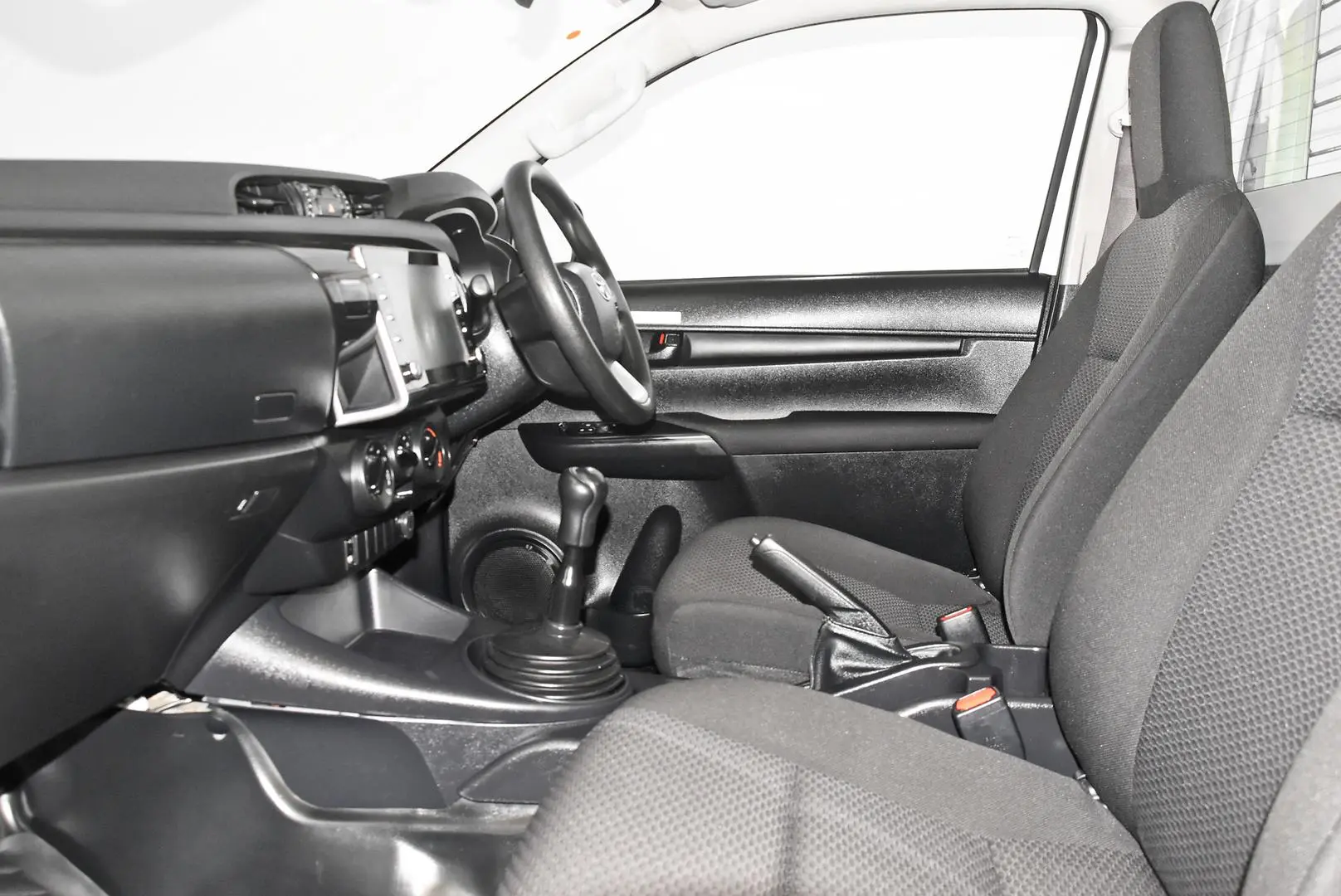 2023 Toyota Hilux Gallery Image 16