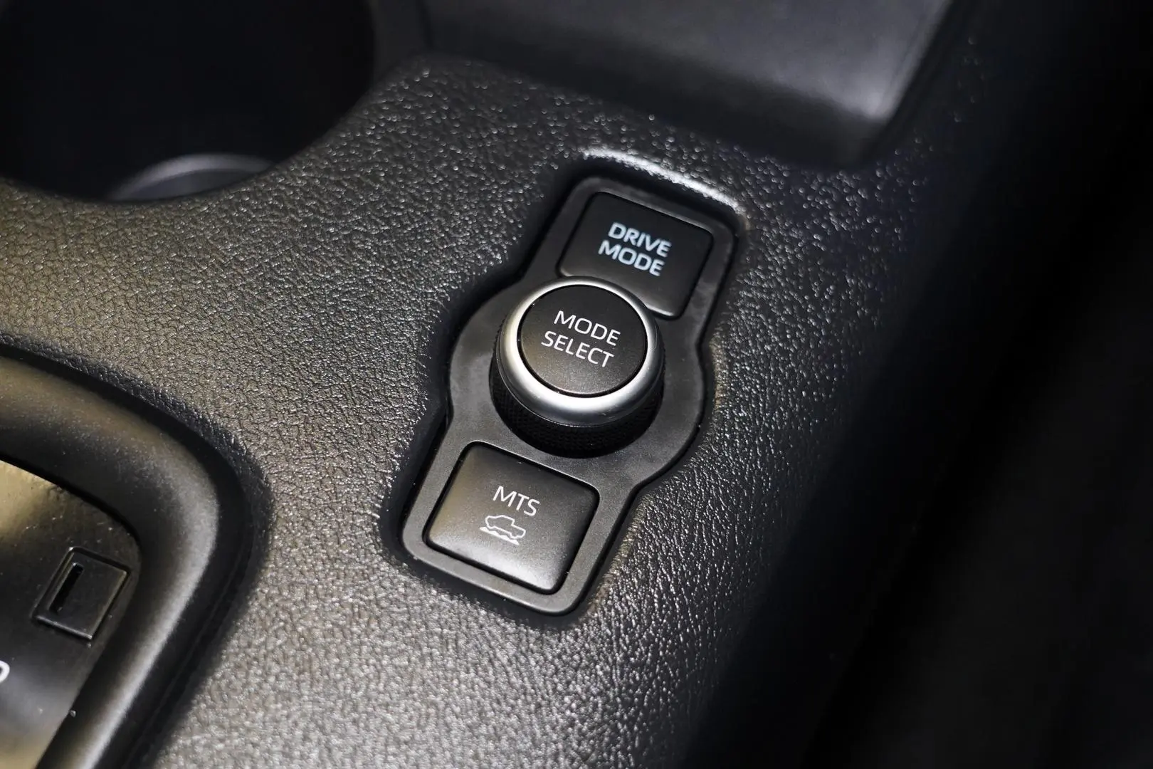 2024 Toyota Hilux Gallery Image 16