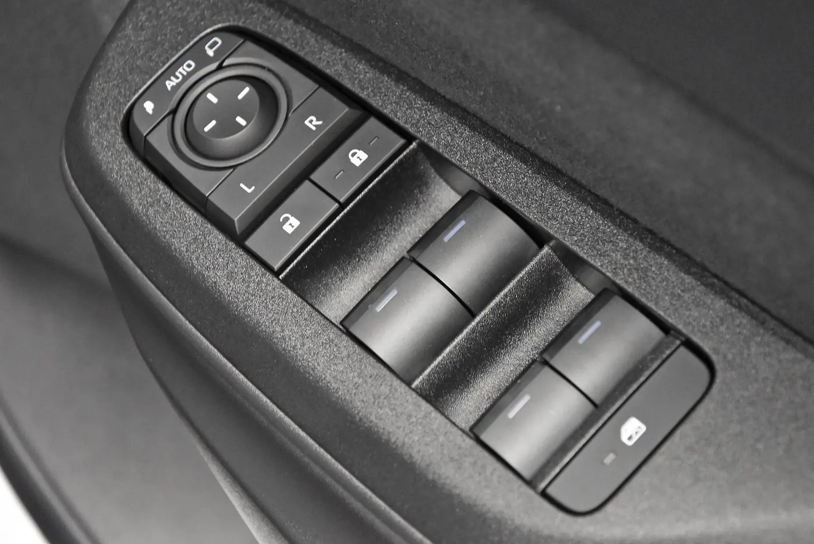 2024 Toyota Yaris Cross Gallery Image 10