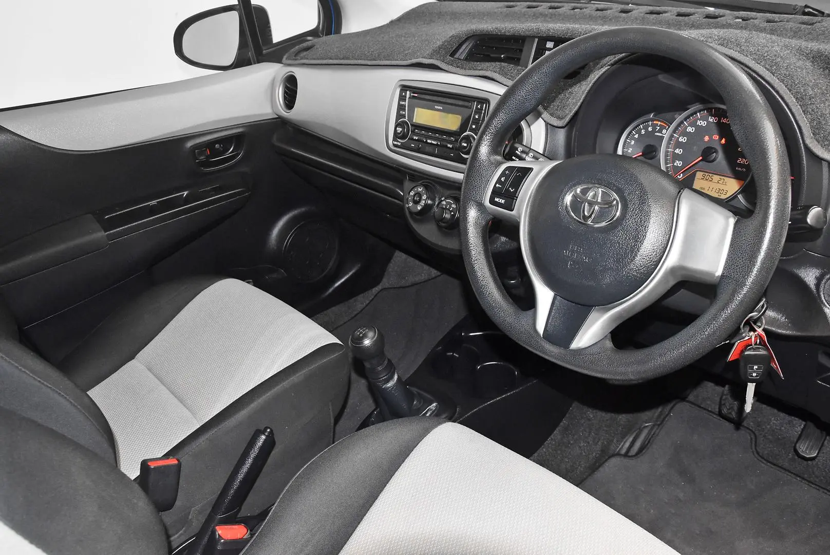 2013 Toyota Yaris Gallery Image 8