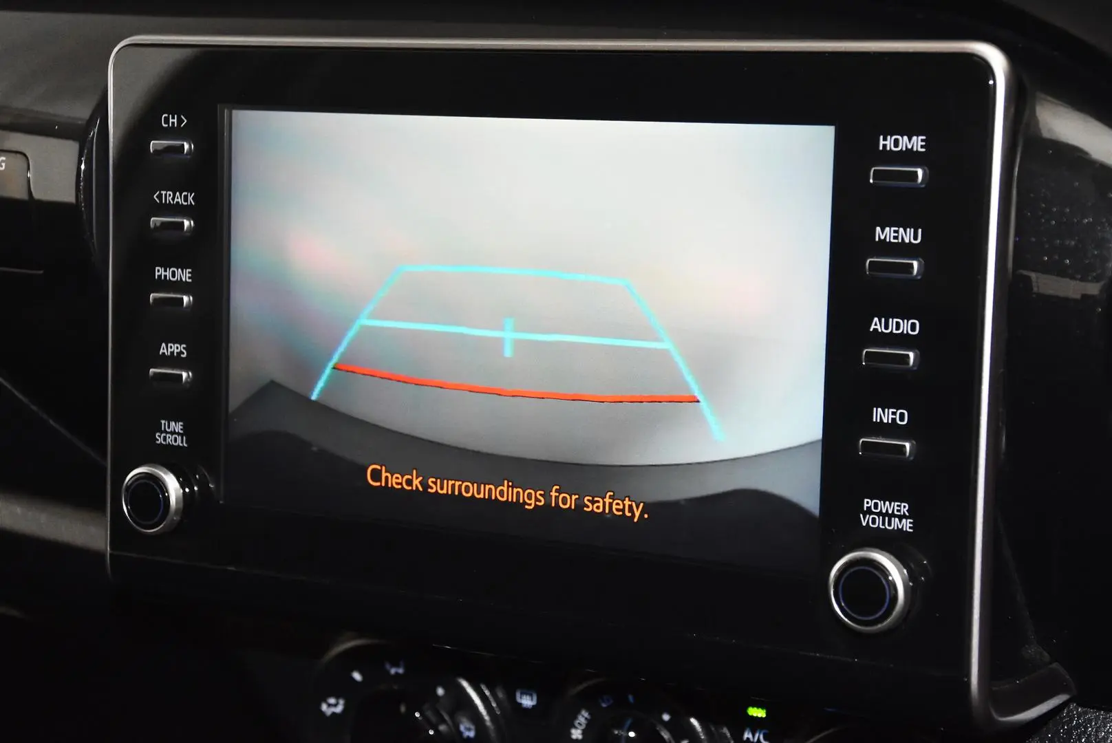 2022 Toyota Hilux Gallery Image 12