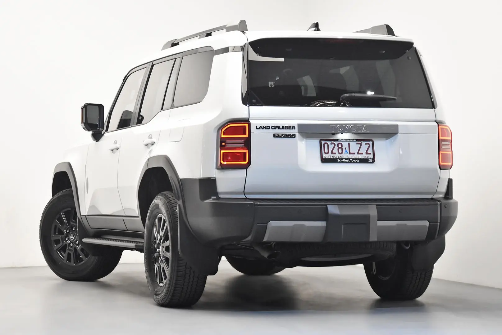 2024 Toyota Landcruiser Prado Gallery Image 5