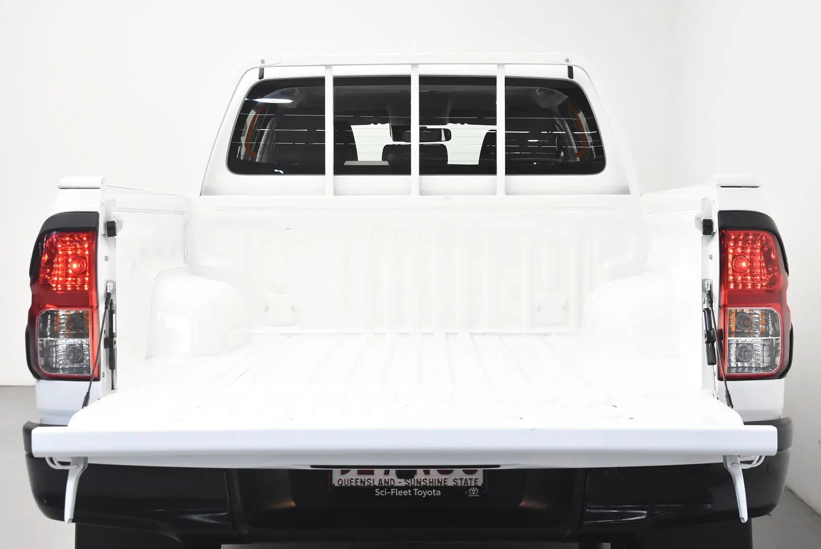 2025 Toyota Hilux Gallery Image 21