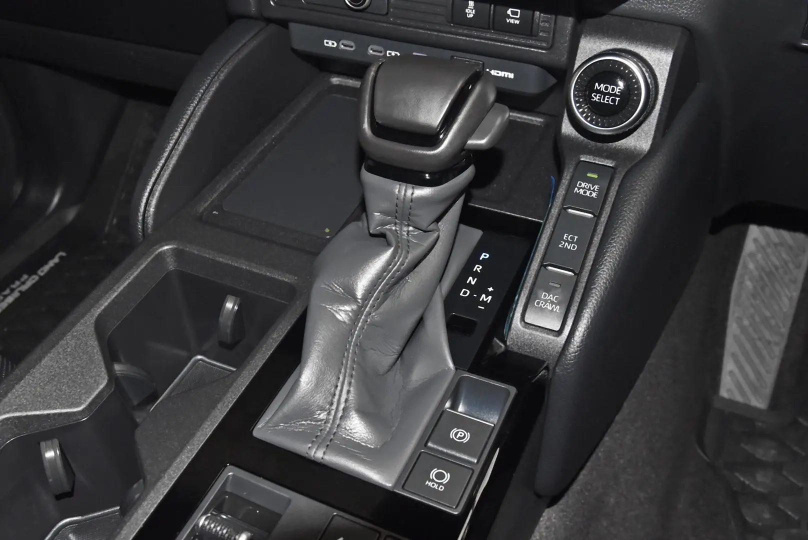 2025 Toyota Landcruiser Prado Gallery Image 13