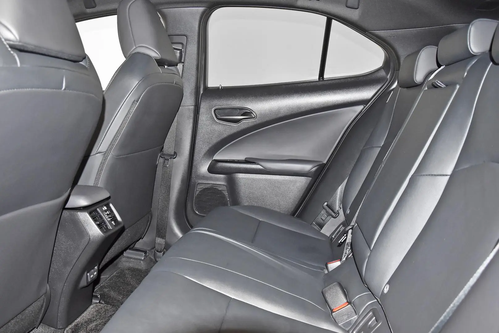 2023 Lexus UX Gallery Image 18