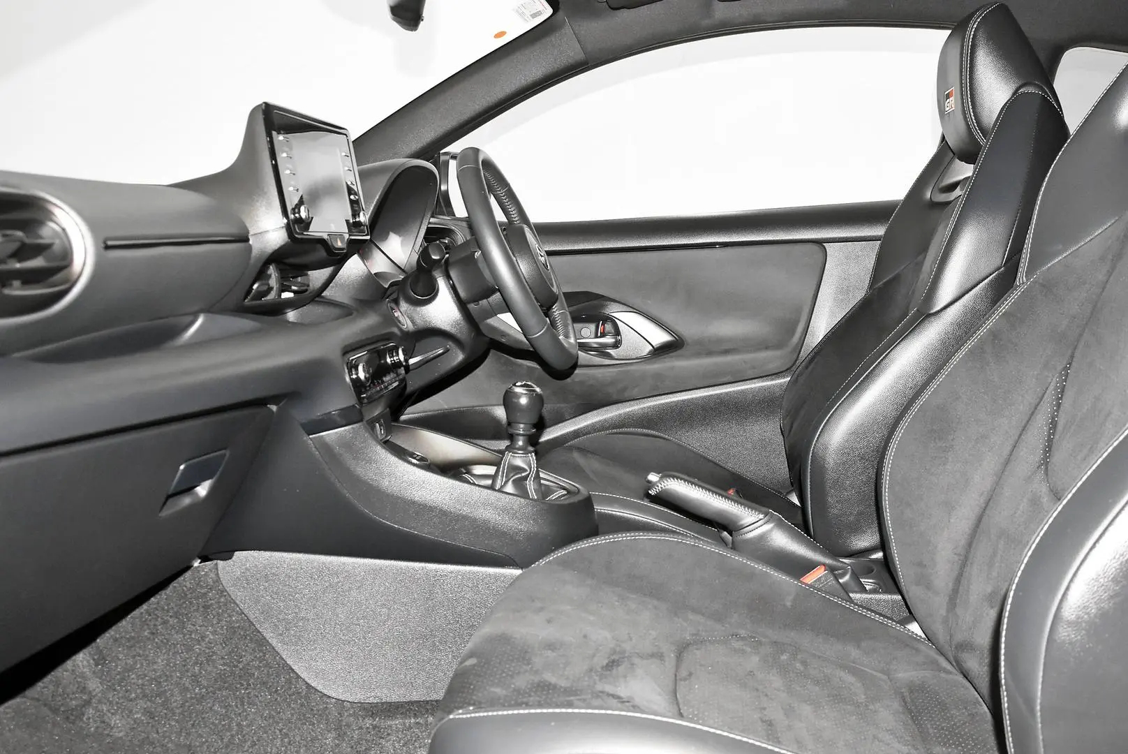 2021 Toyota Yaris Gallery Image 19