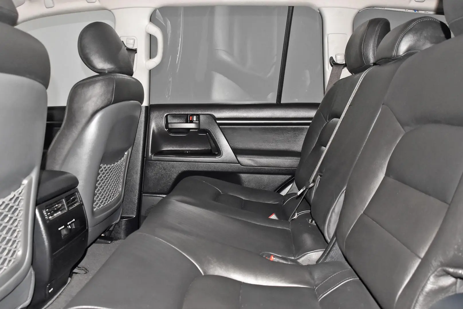 2018 Toyota Landcruiser Gallery Image 18