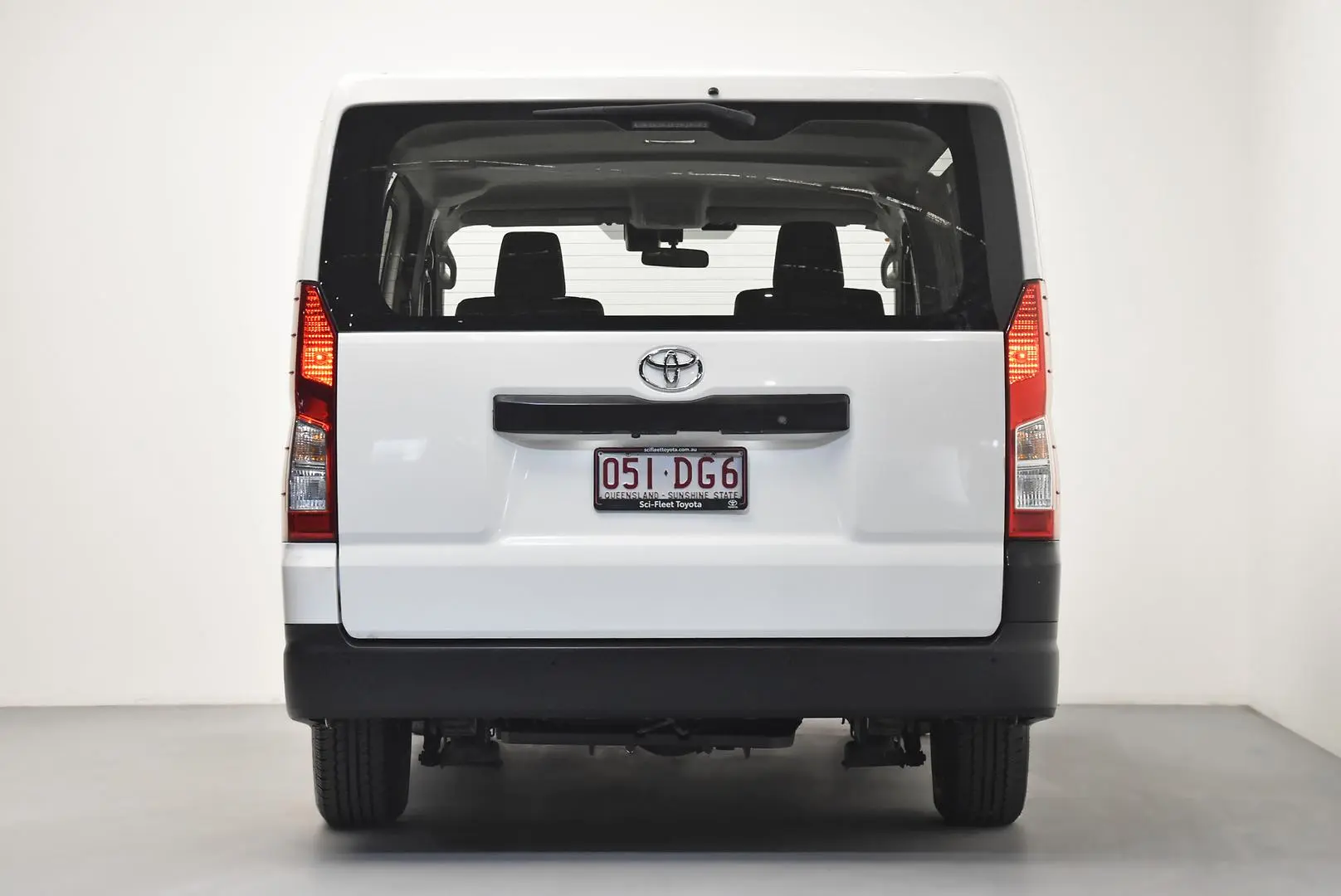 2021 Toyota Hiace Gallery Image 6