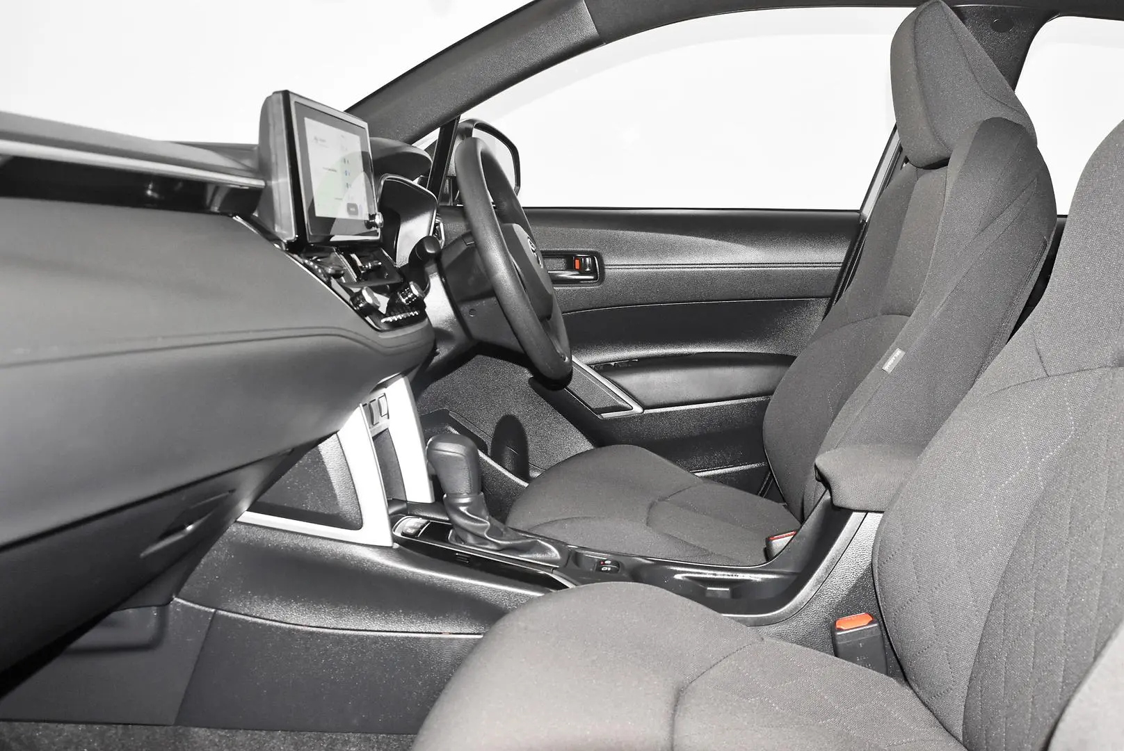 2025 Toyota Corolla Cross Gallery Image 18