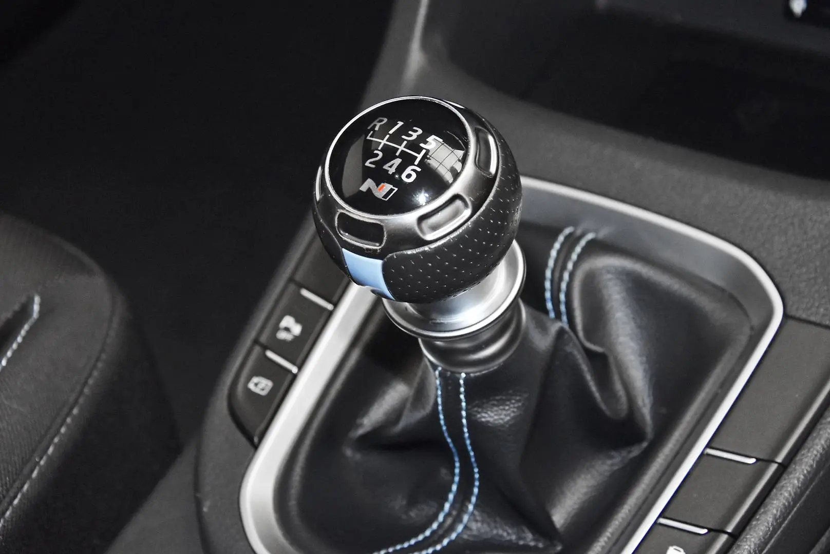 2021 Hyundai i30 Gallery Image 13