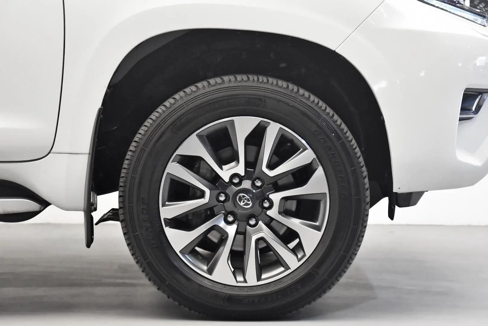 2023 Toyota Landcruiser Prado Gallery Image 22