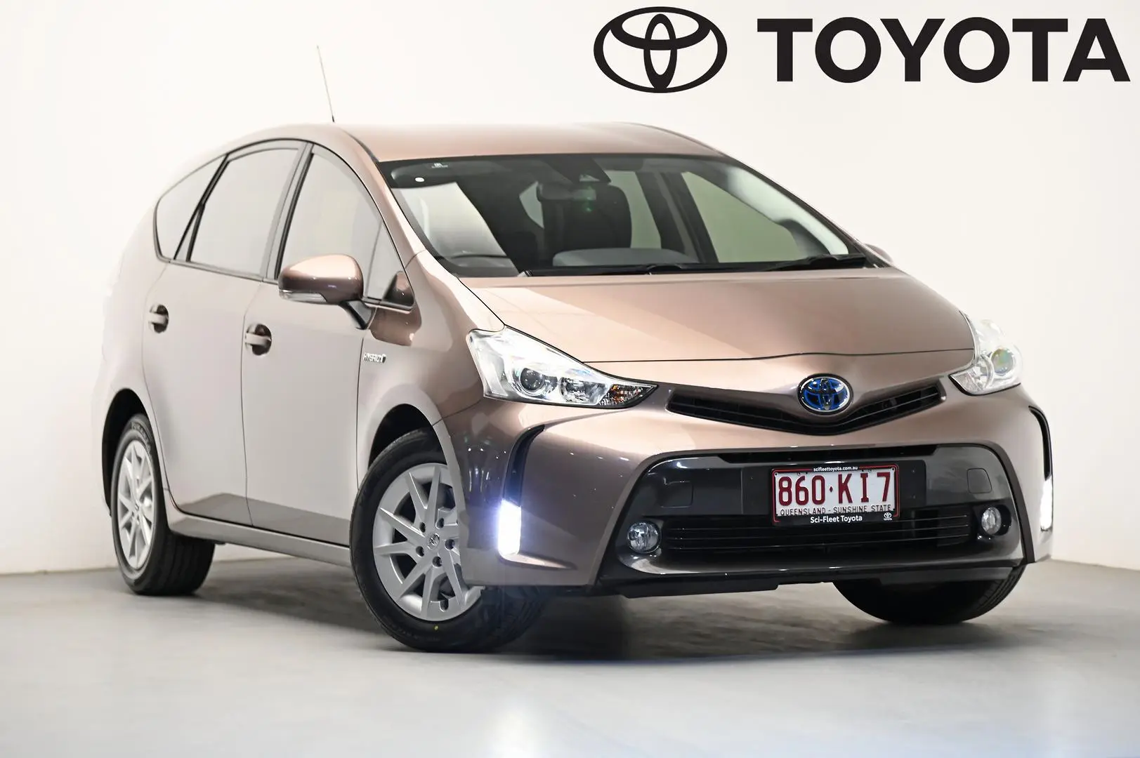 2019 Toyota Prius V Image 1