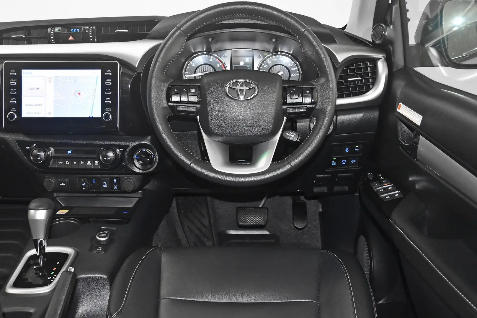 2024 Toyota Hilux Gallery Image 14