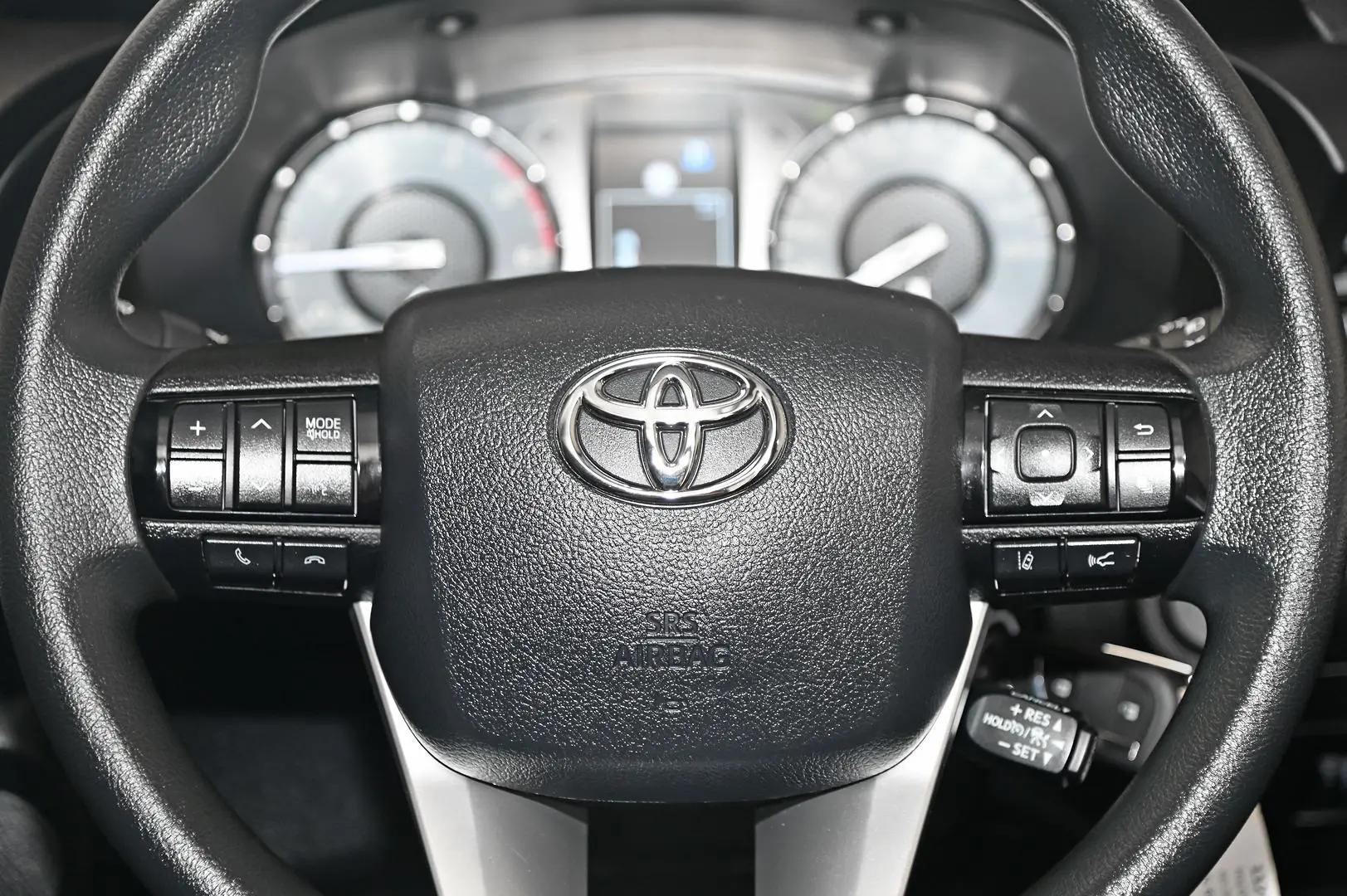 2023 Toyota Hilux Image 15