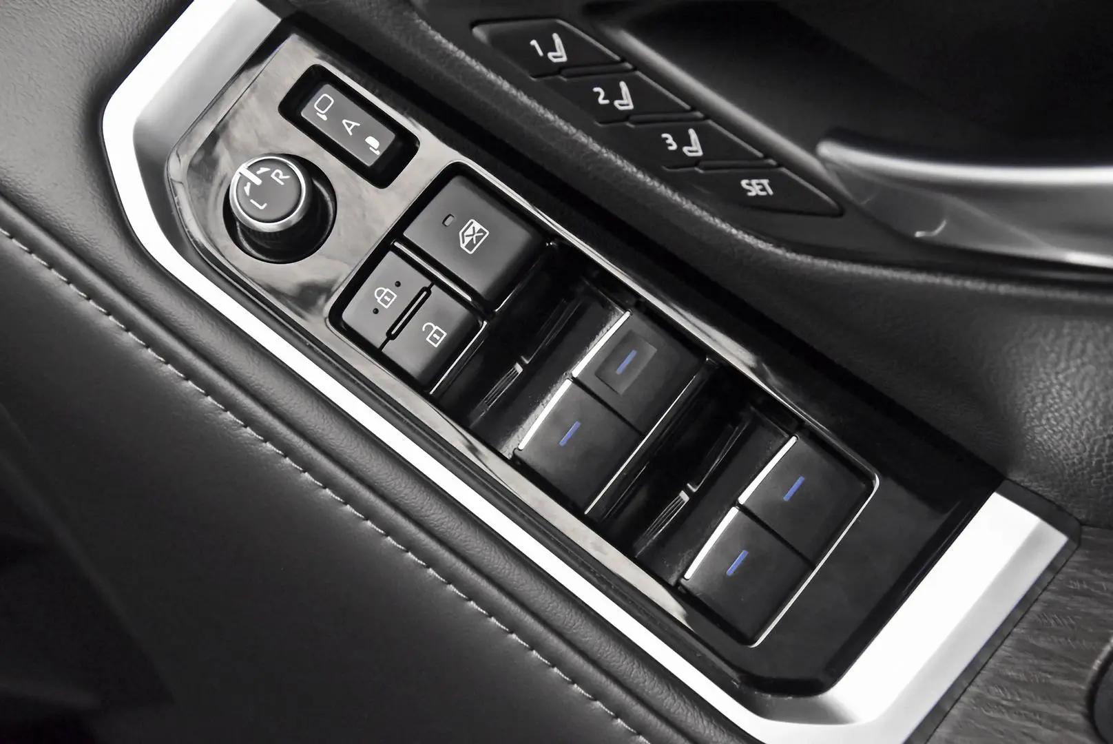 2023 Toyota Landcruiser Gallery Image 9