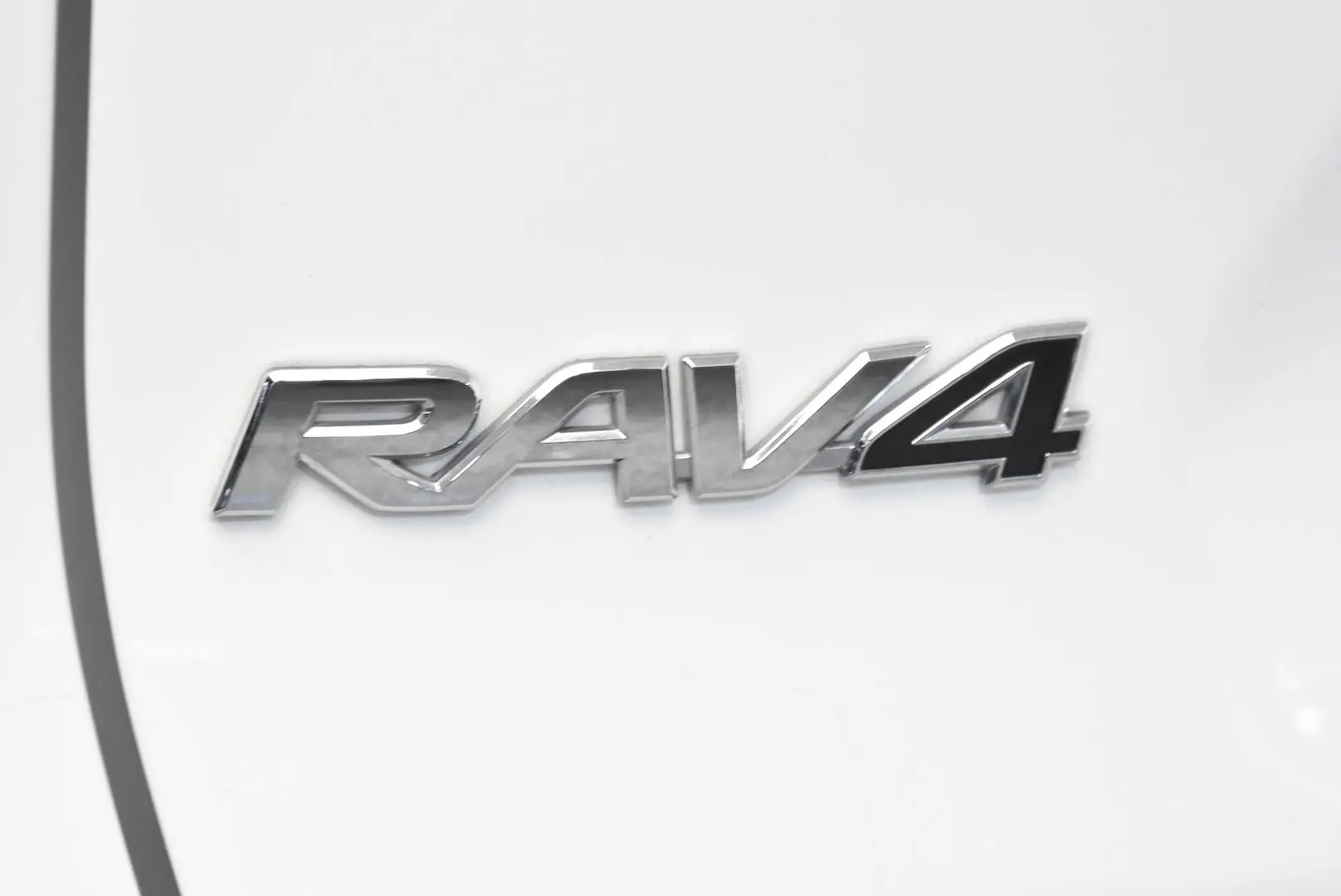 2019 Toyota RAV4 Gallery Image 7