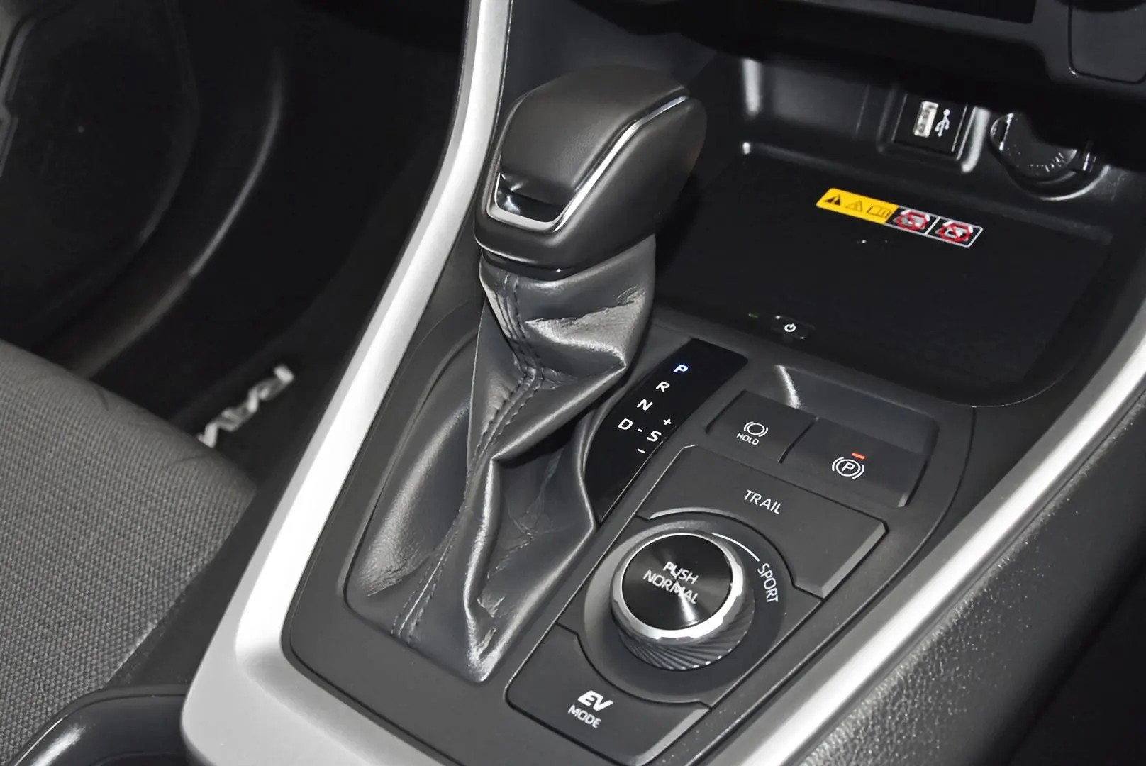 2025 Toyota RAV4 Gallery Image 14