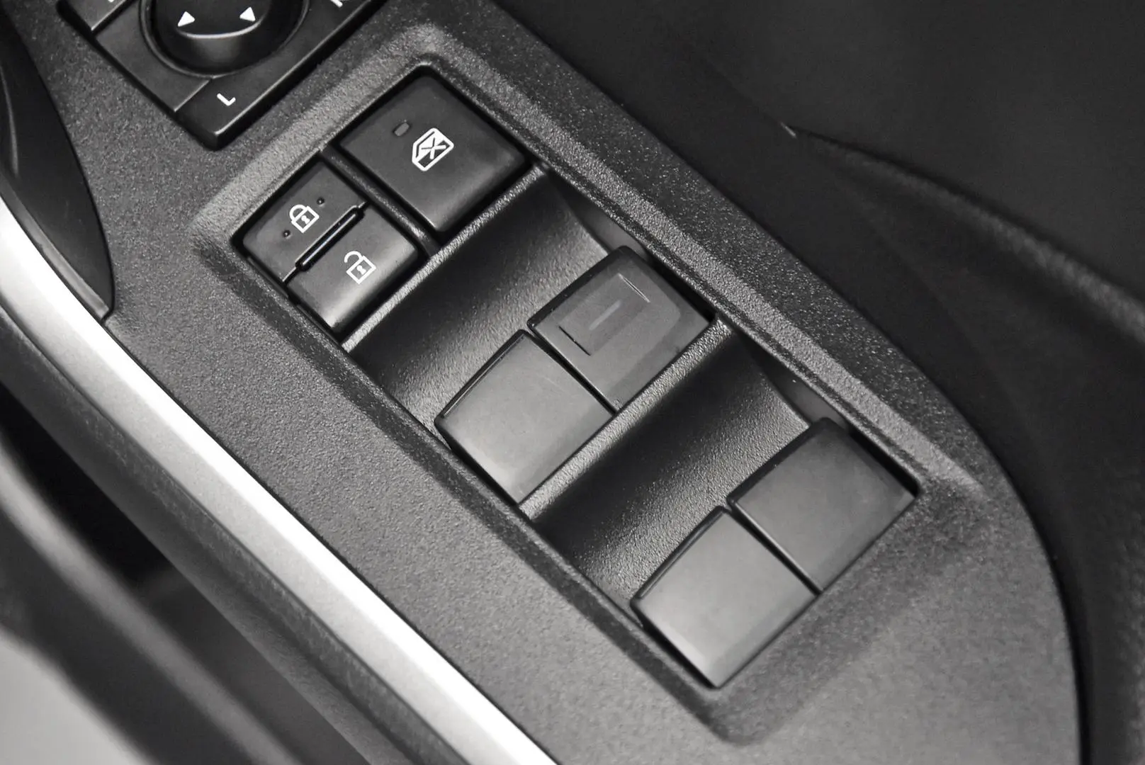 2025 Toyota RAV4 Gallery Image 10