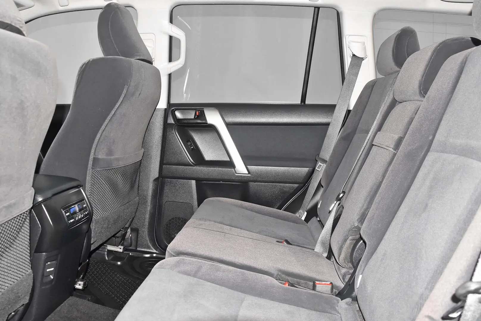 2022 Toyota Landcruiser Prado Gallery Image 17