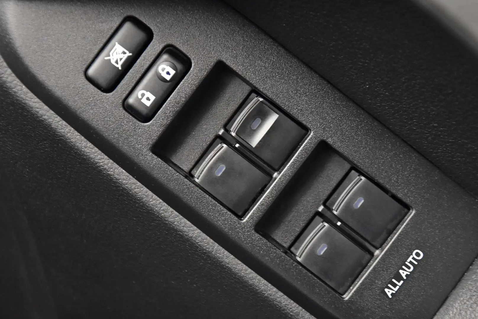 2023 Toyota Landcruiser Prado Gallery Image 8