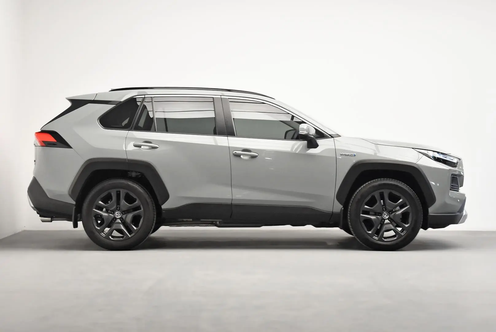 2024 Toyota RAV4 Gallery Image 3