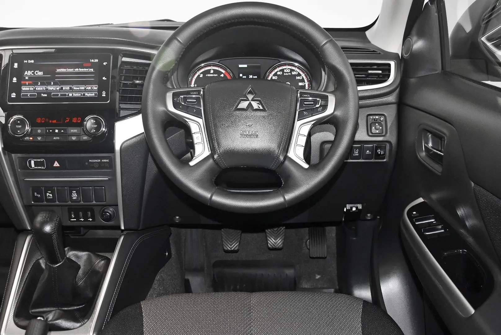2020 Mitsubishi Triton Gallery Image 15