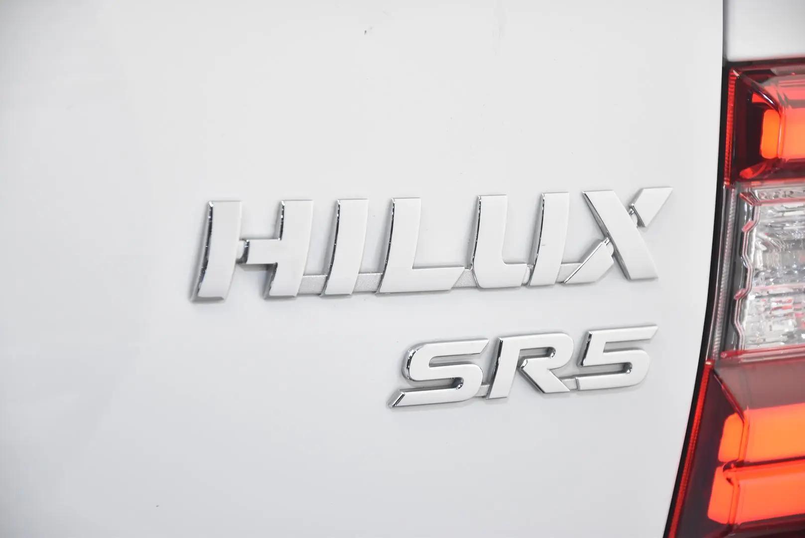 2020 Toyota Hilux Gallery Image 7