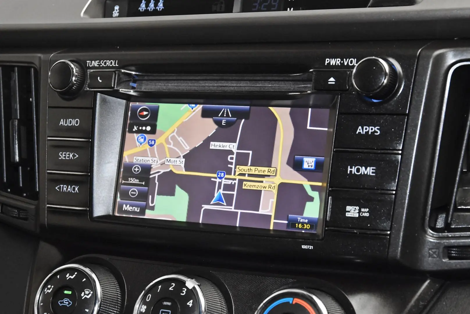 2018 Toyota RAV4 Gallery Image 11