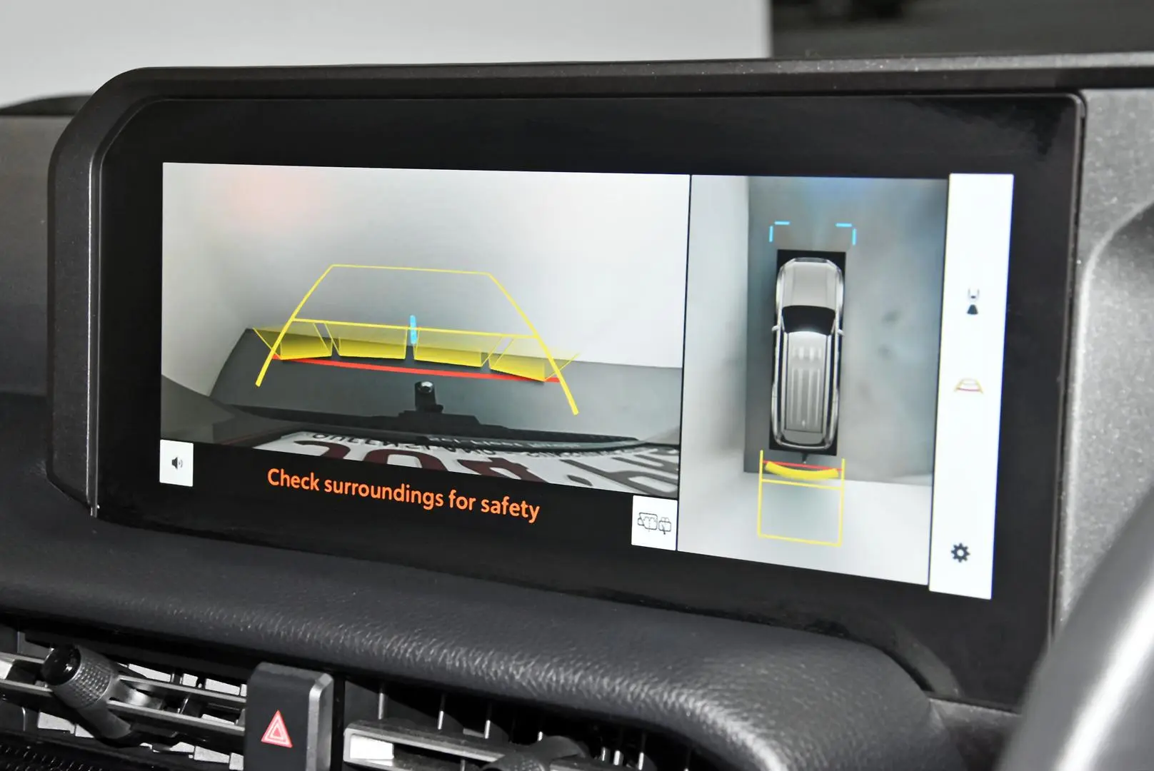 2024 Toyota Landcruiser Prado Gallery Image 12