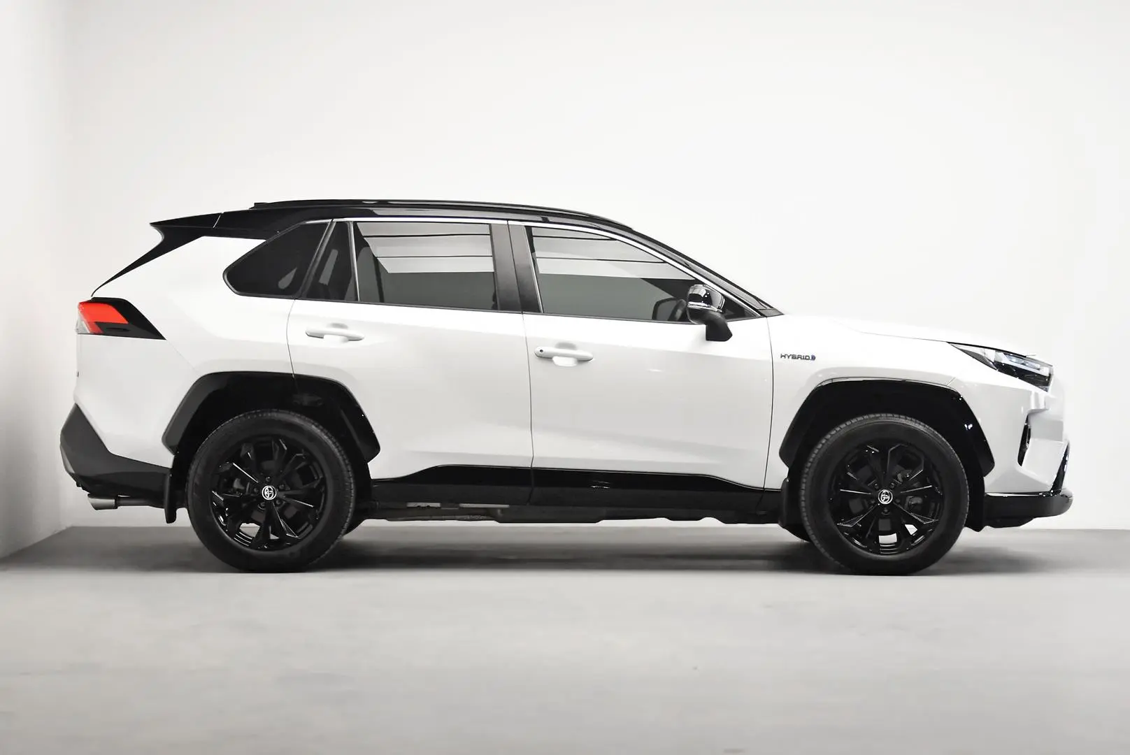 2023 Toyota RAV4 Gallery Image 3