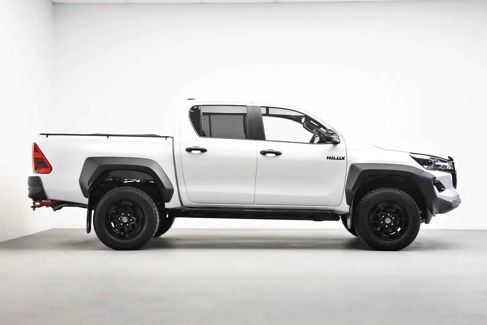 2025 Toyota Hilux Gallery Image 3