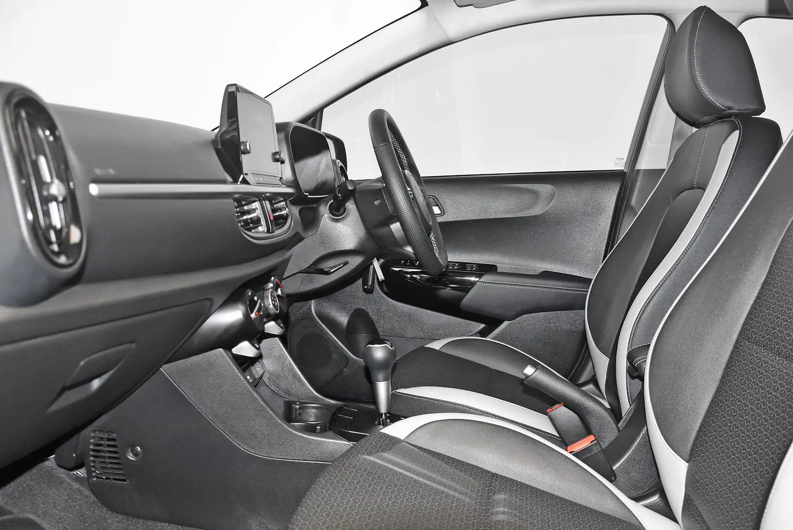 2024 Kia Picanto Gallery Image 17