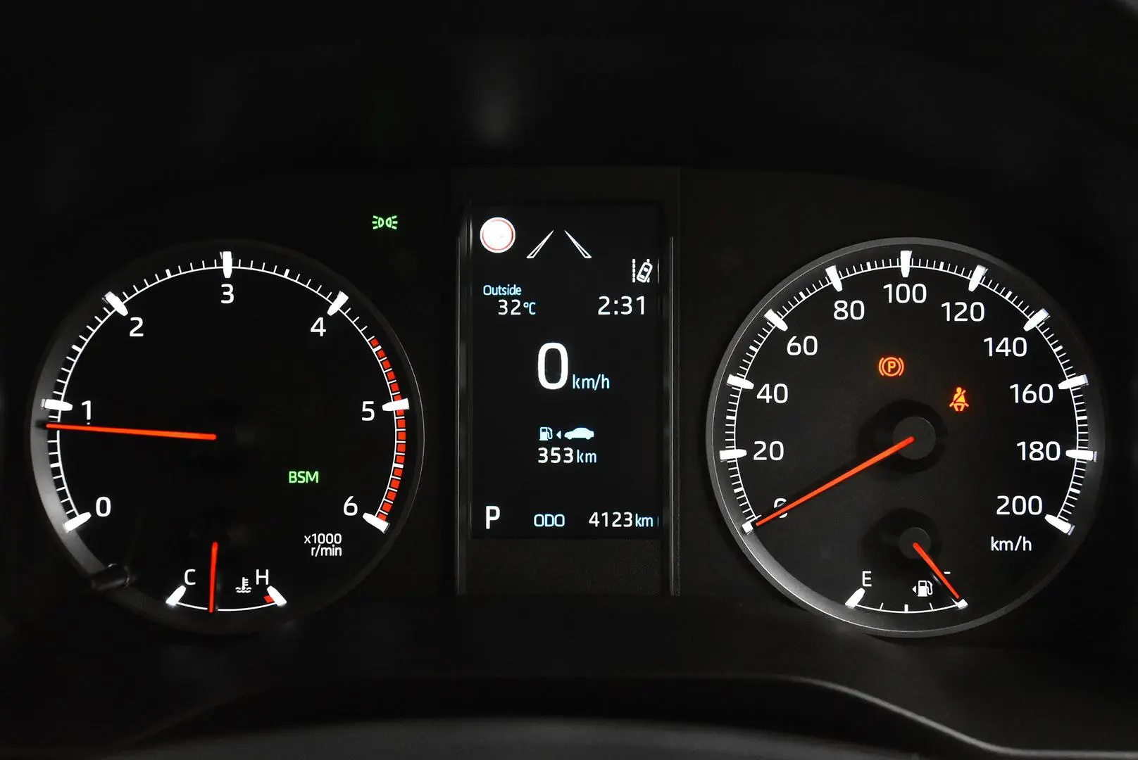 2025 Toyota Granvia Gallery Image 10