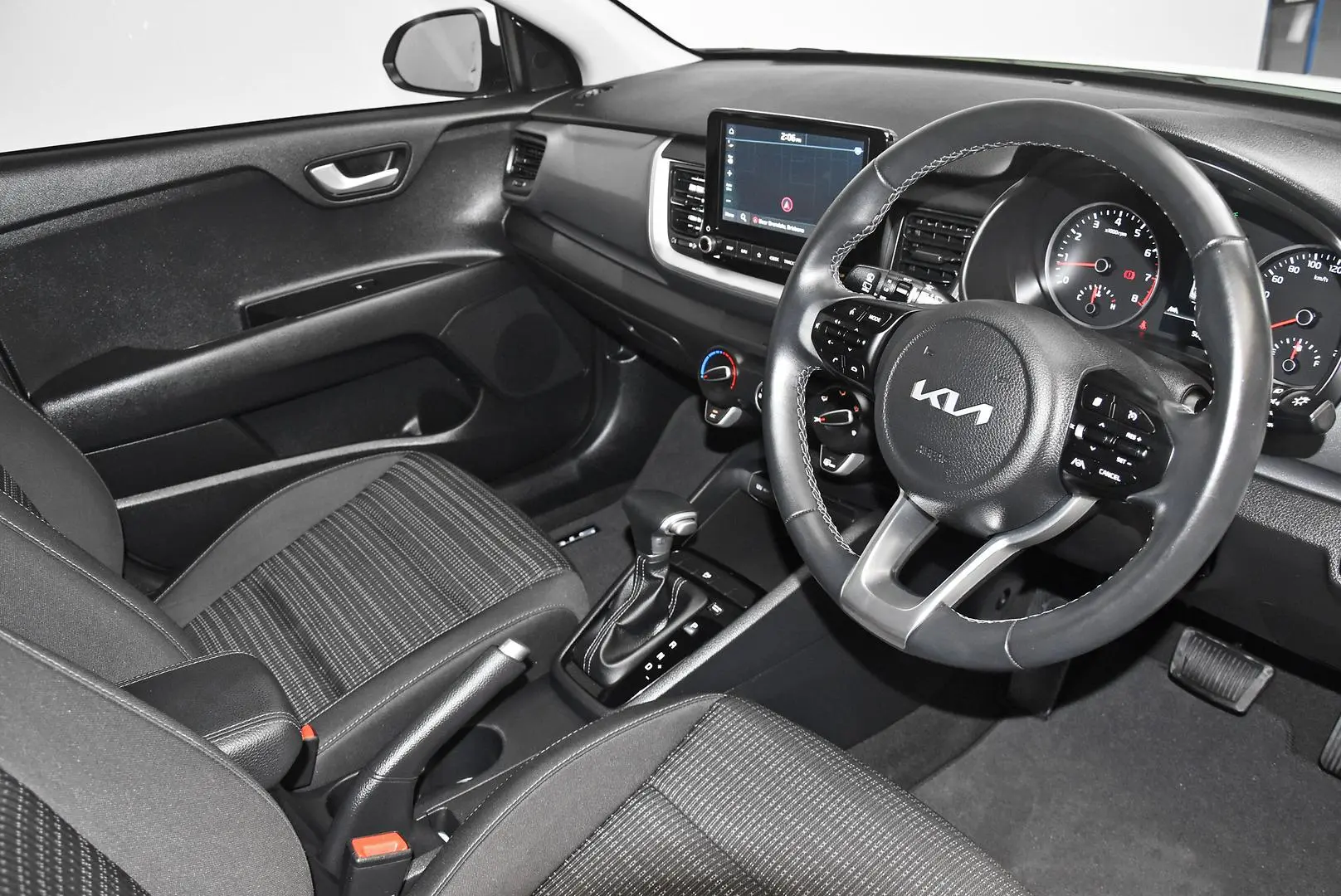 2022 Kia Stonic Gallery Image 8