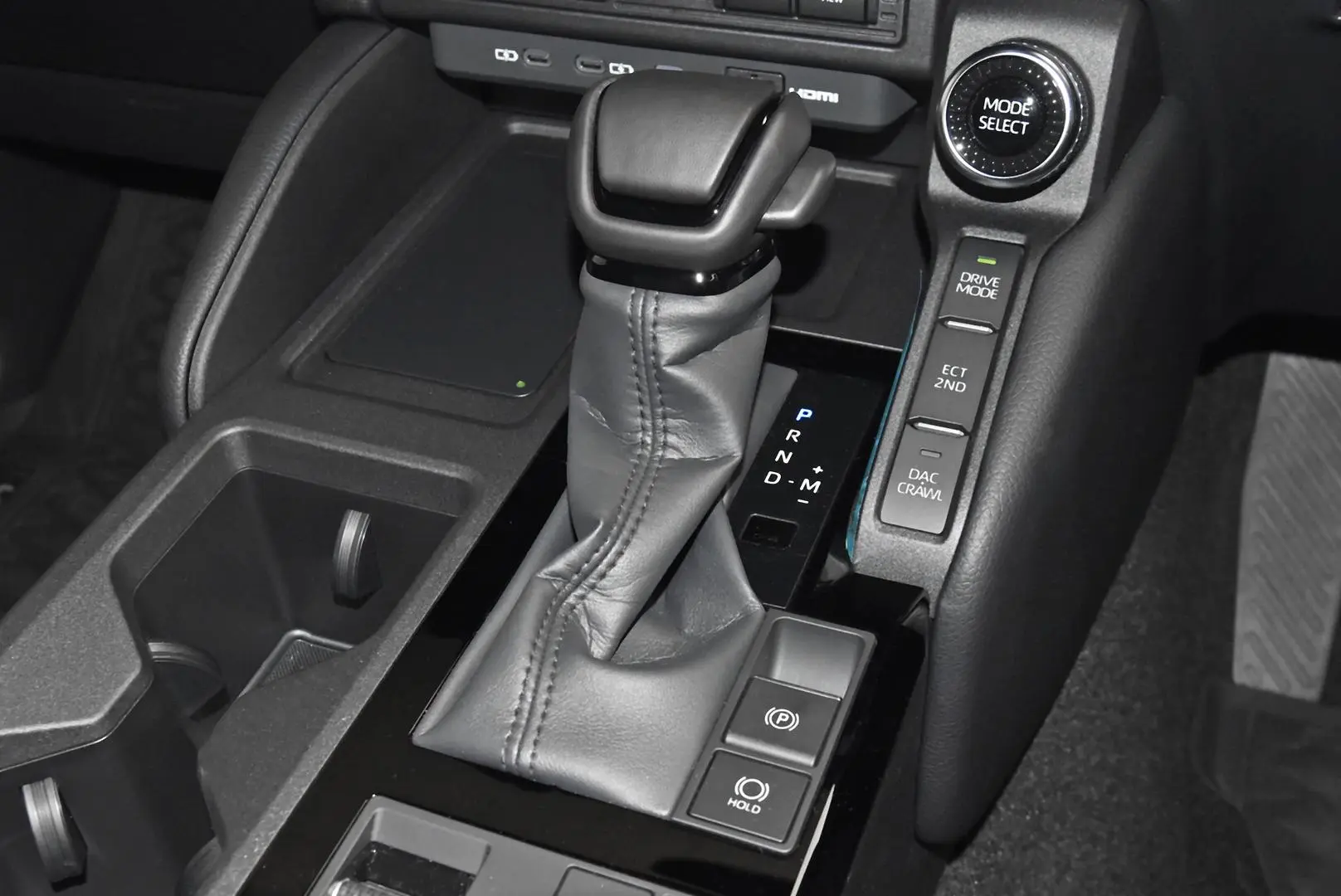 2025 Toyota Landcruiser Prado Gallery Image 13