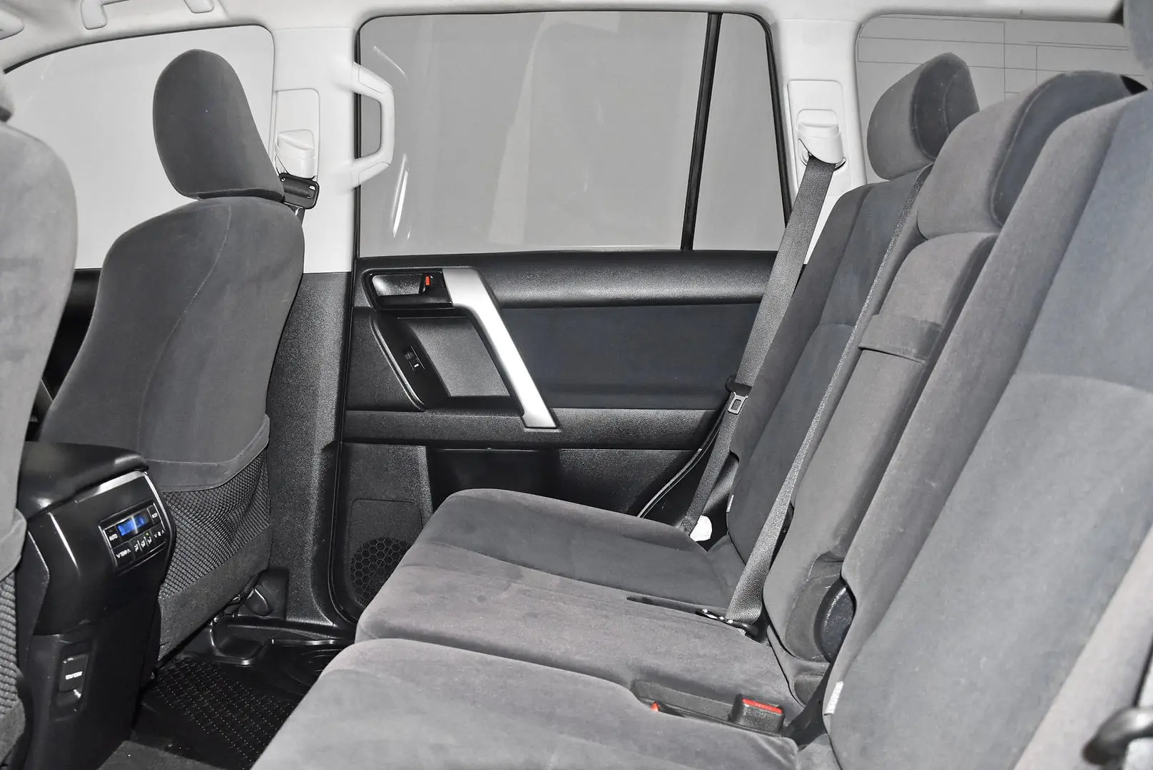 2019 Toyota Landcruiser Prado Gallery Image 17