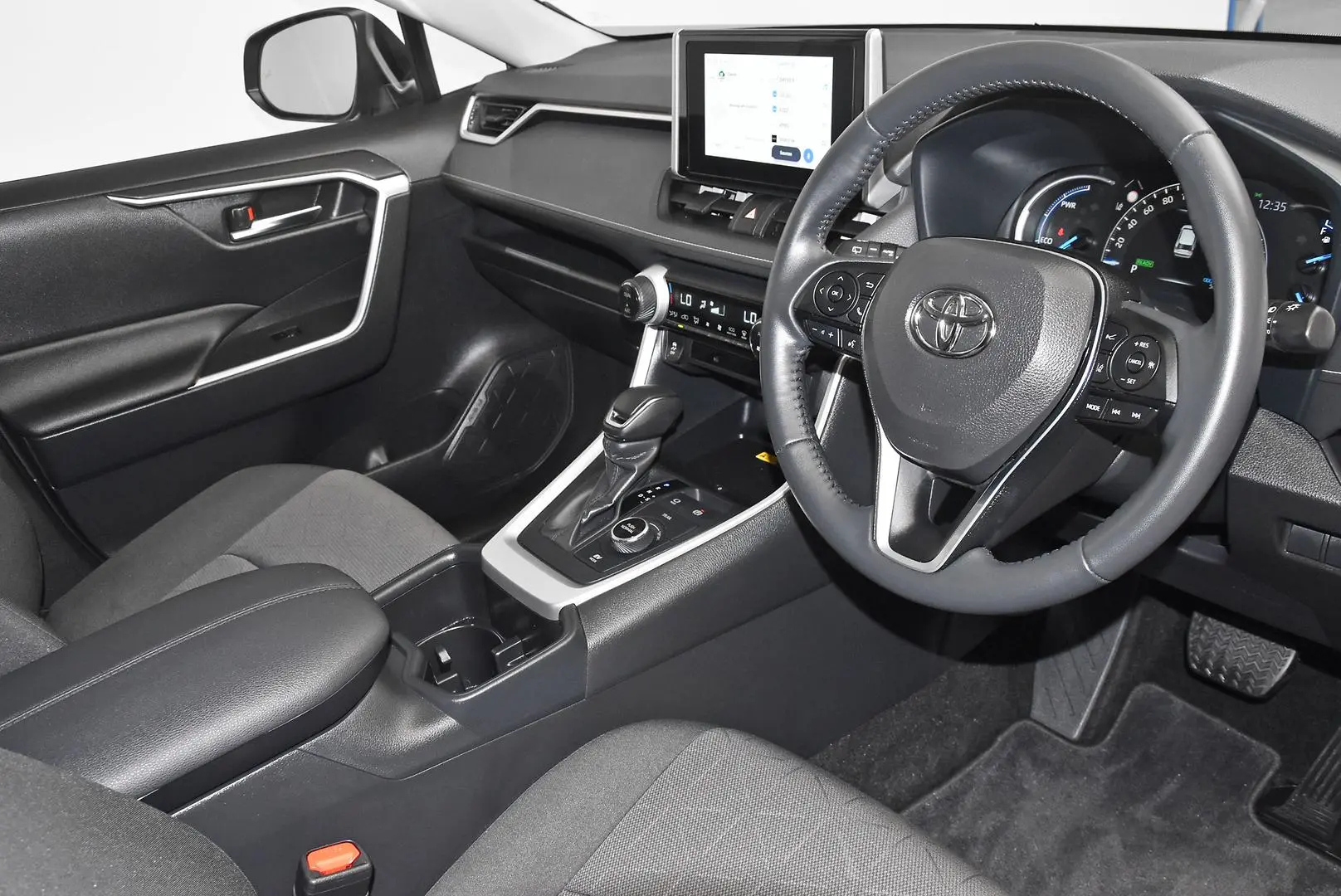 2024 Toyota RAV4 Gallery Image 9