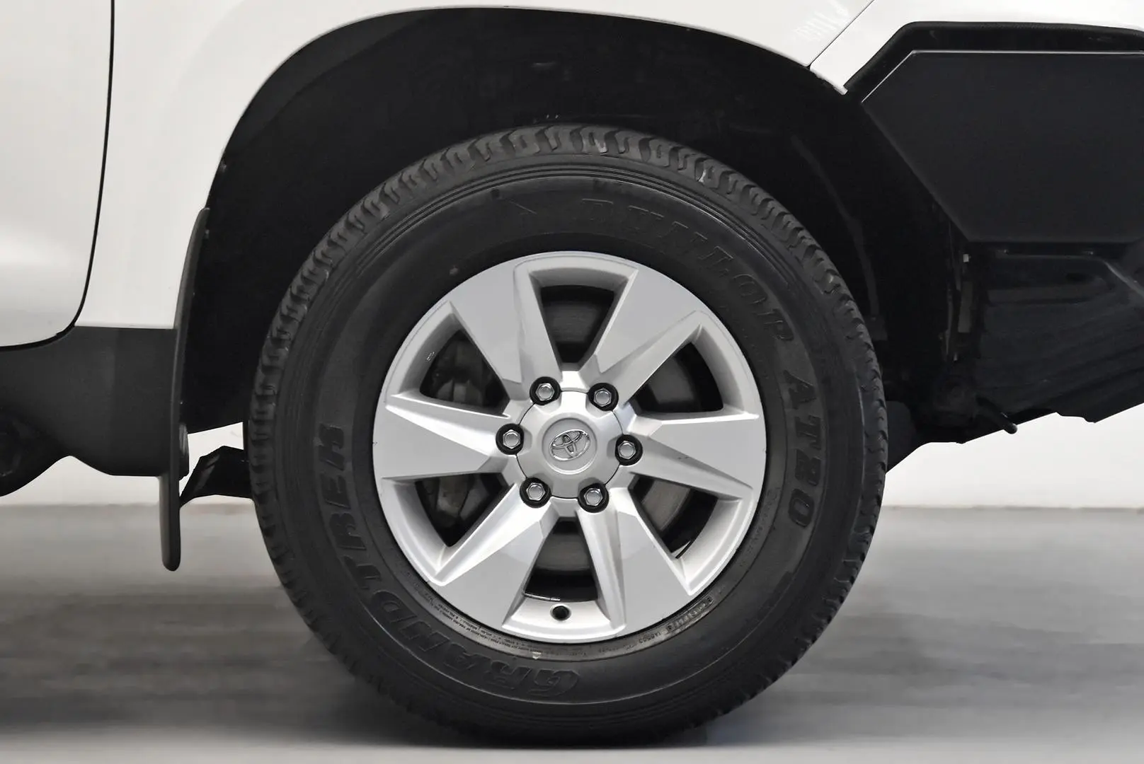 2021 Toyota Landcruiser Prado Gallery Image 21