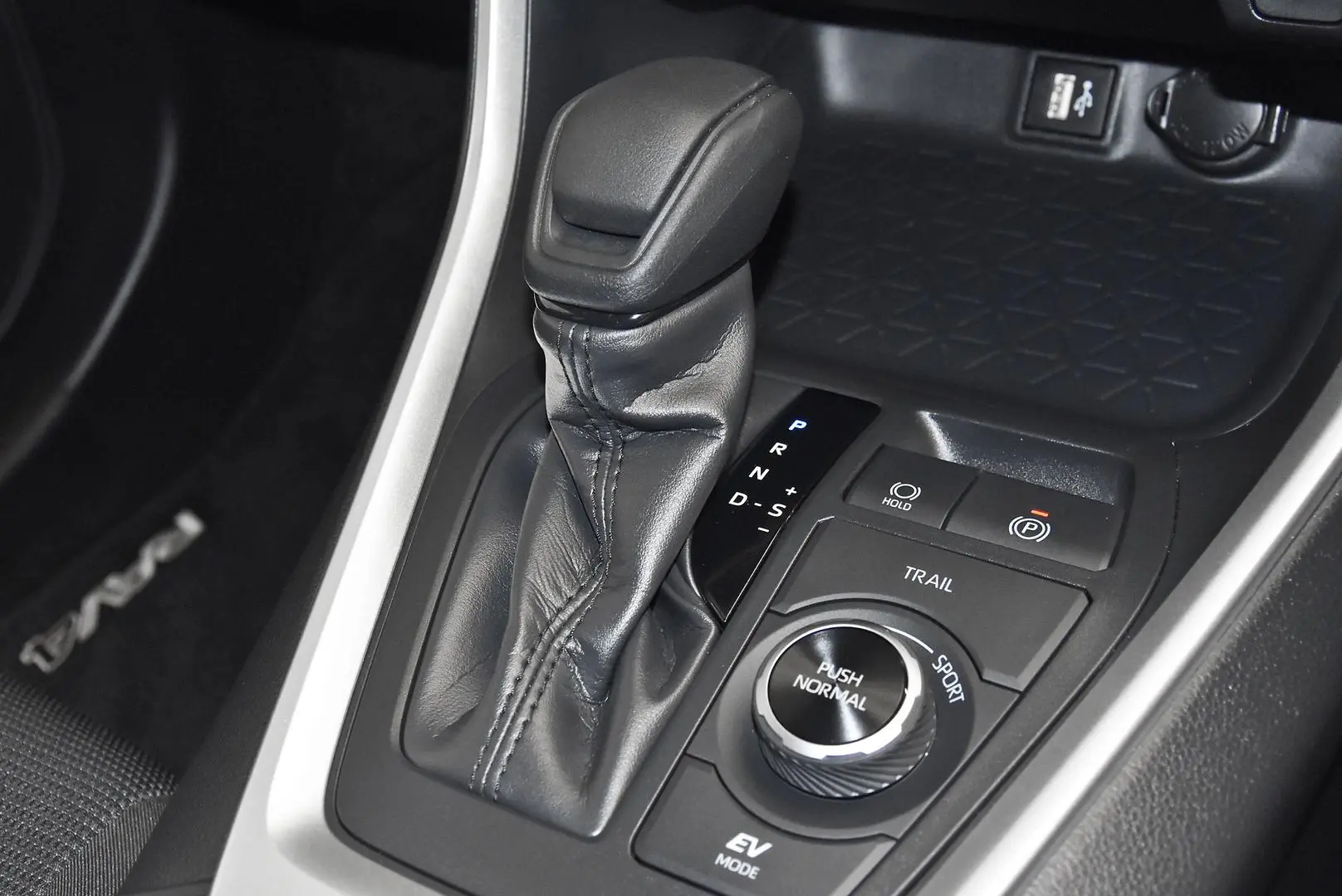 2025 Toyota RAV4 Gallery Image 14