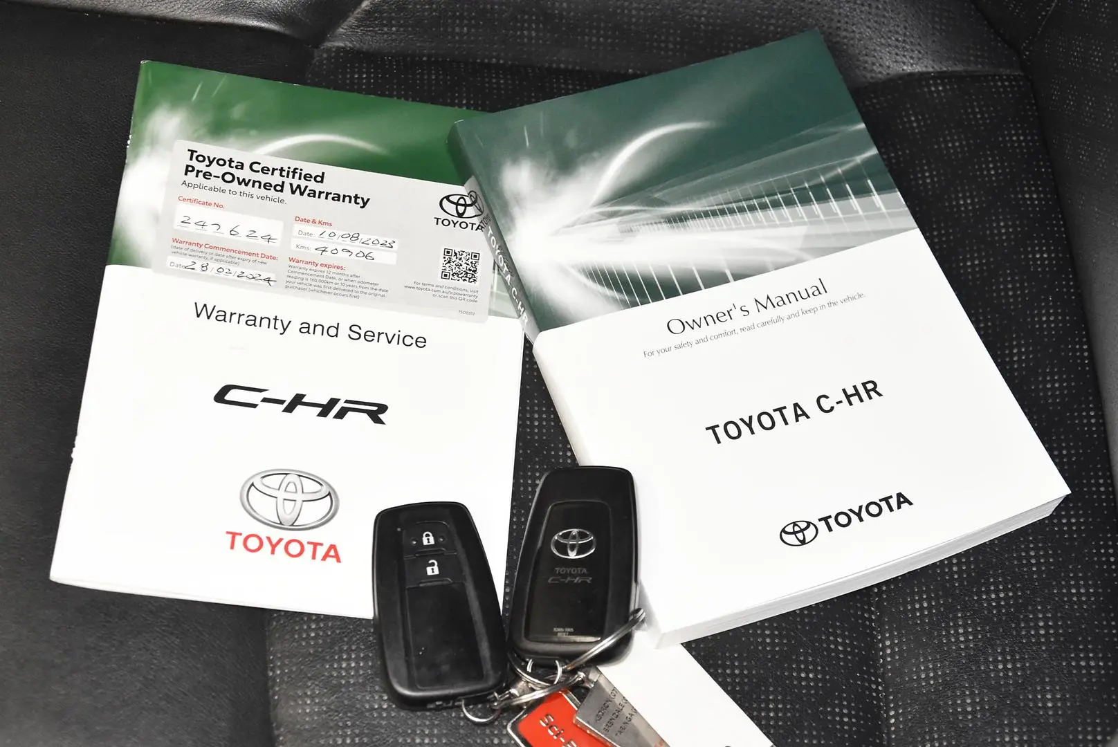 2018 Toyota C-HR Gallery Image 20