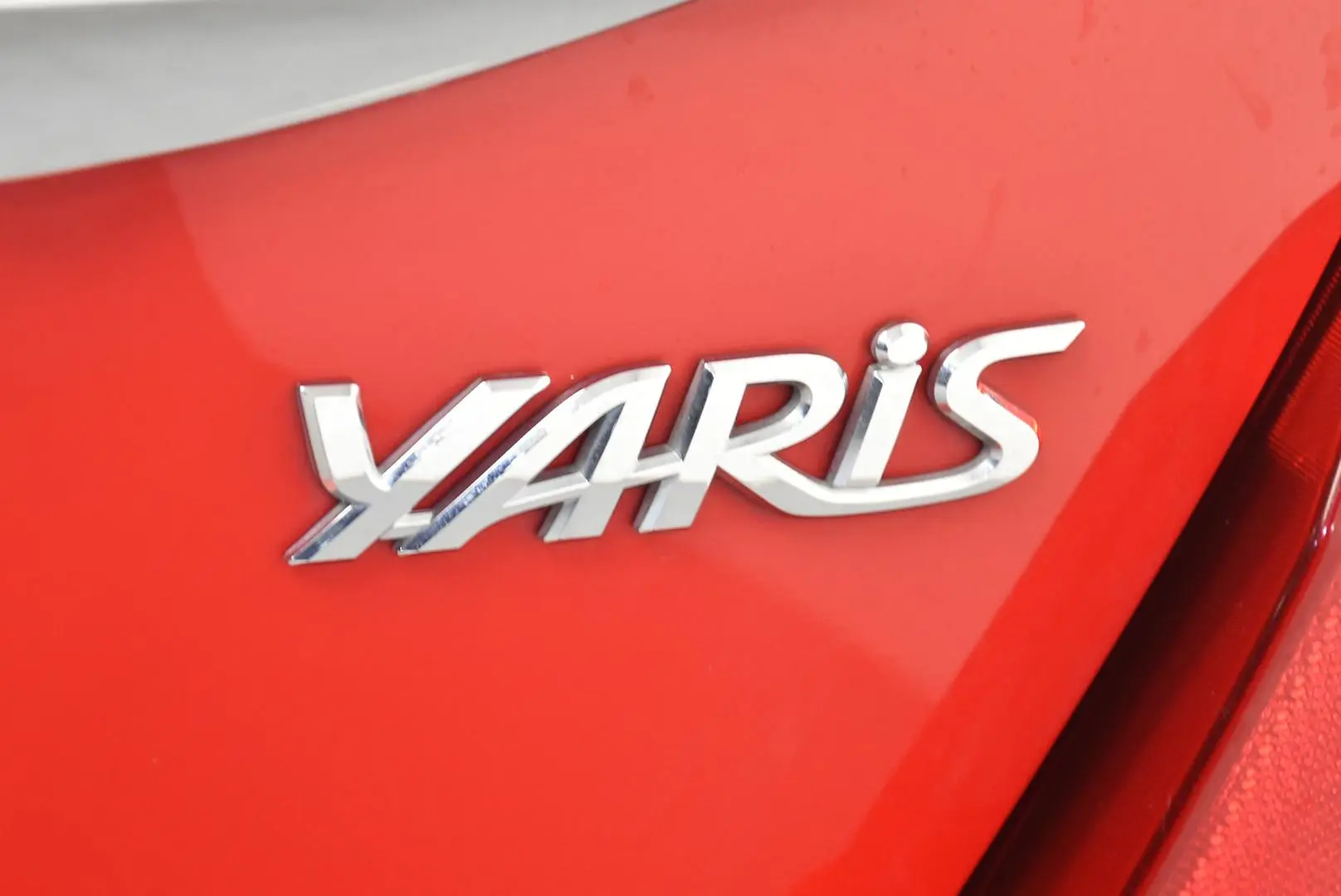 2016 Toyota Yaris Gallery Image 7