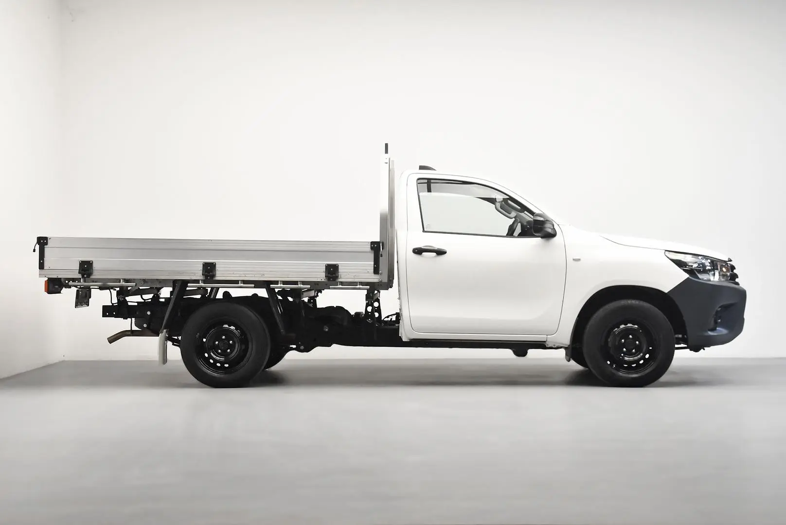 2021 Toyota Hilux Gallery Image 3