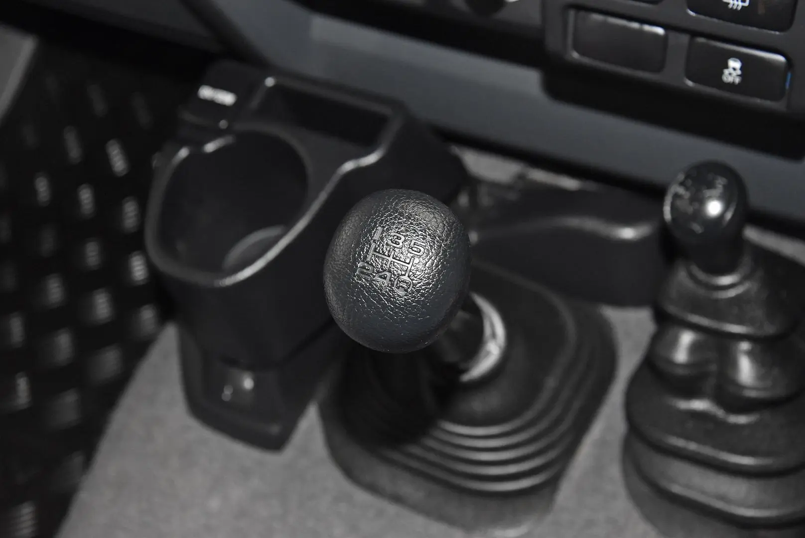 2016 Toyota Landcruiser Gallery Image 12