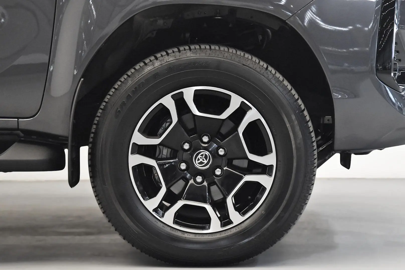 2025 Toyota Hilux Gallery Image 23