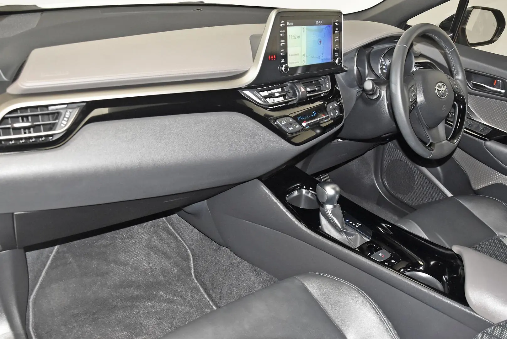 2023 Toyota C-HR Gallery Image 17