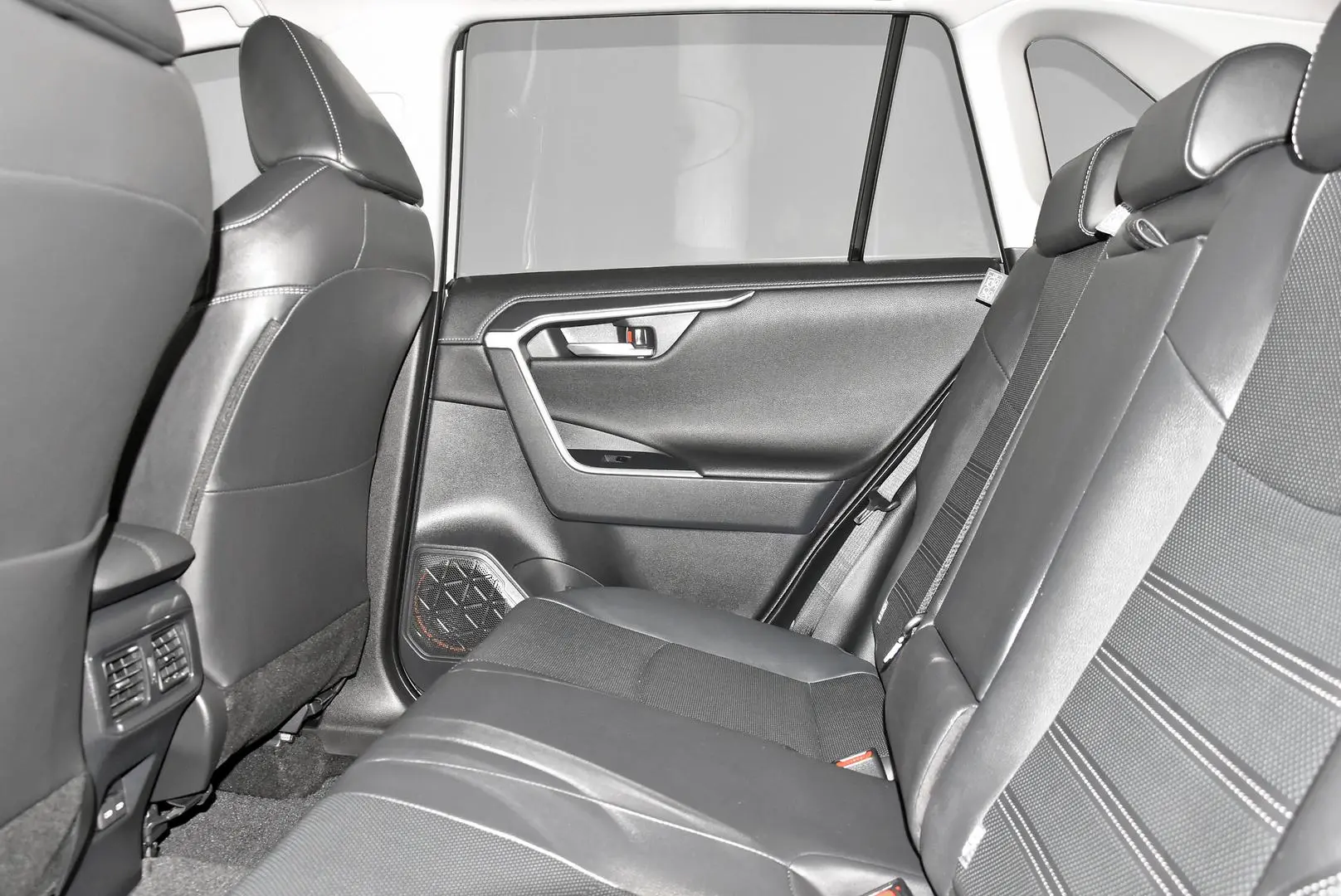 2024 Toyota RAV4 Gallery Image 19