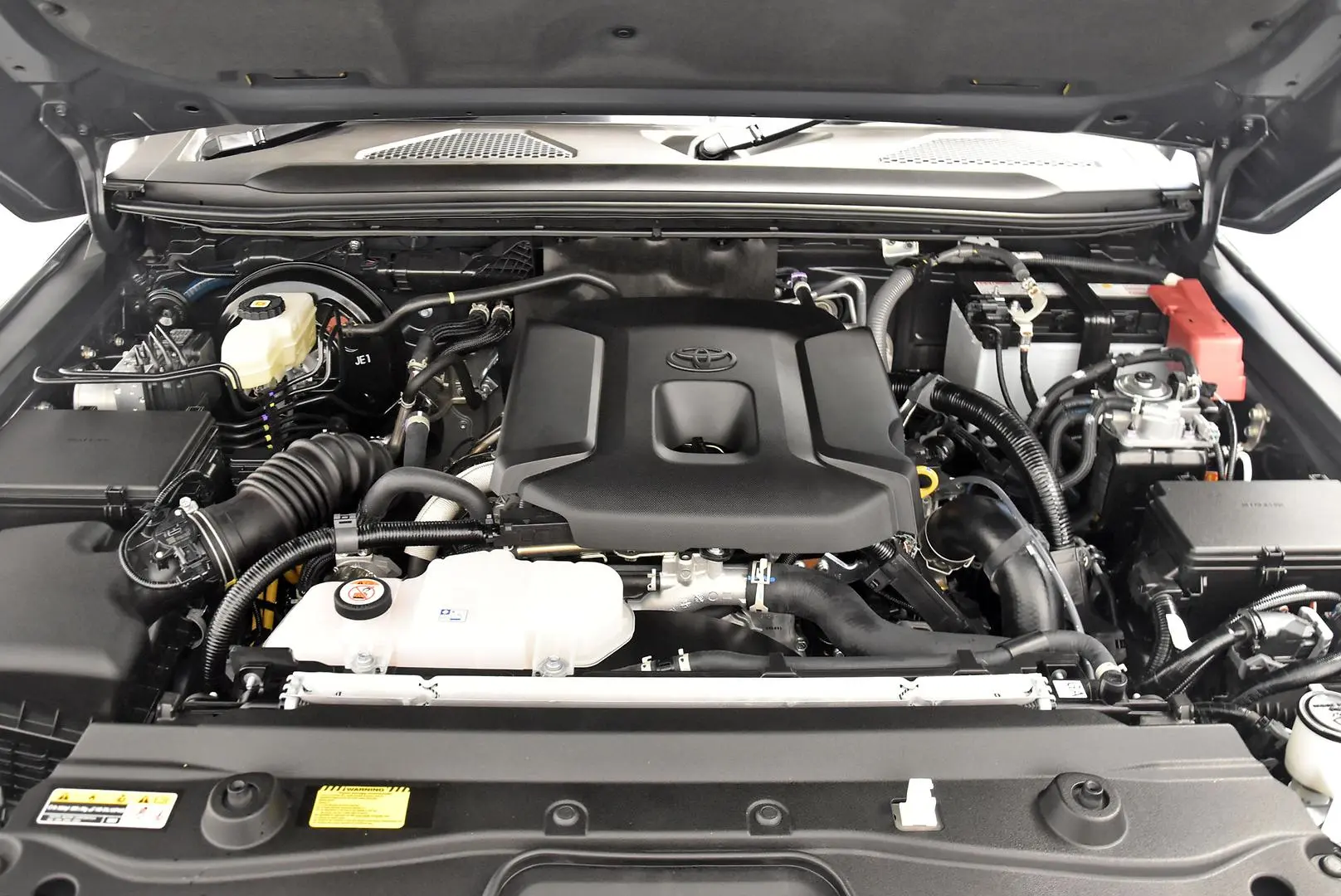 2024 Toyota Landcruiser Prado Gallery Image 23