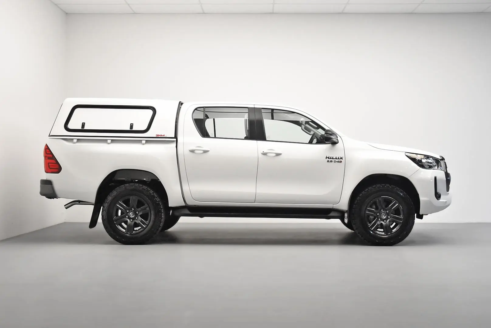 2023 Toyota Hilux Gallery Image 3